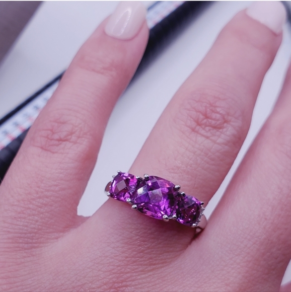 10k Solid White Gold Checkerboard Cut Purple Sapphire & Genuine Diamond Ring - Picture 4 of 6